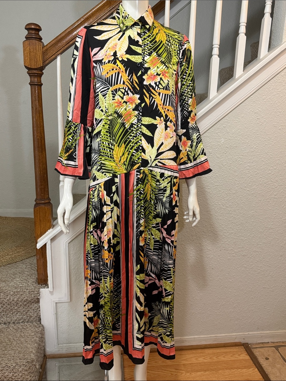 DAO CHLOE DAO BOUTIQUE Tropical Floral Button-Front Midi Dress in Black